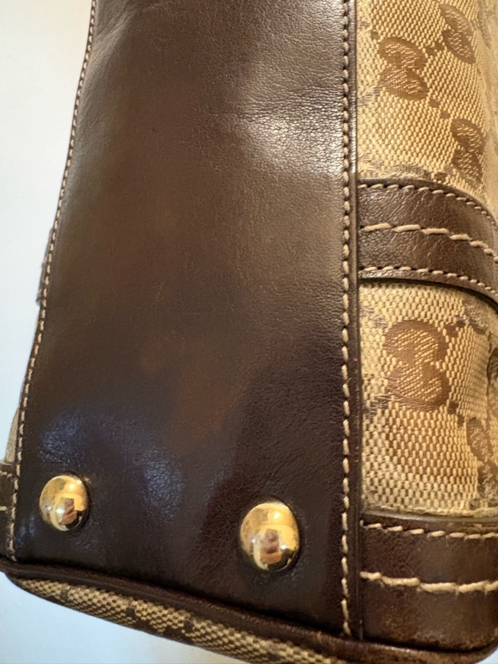 Gucci Brown Monogram Satchel with Gold Bow Accent. Authentic, Vintage Beautiful! - Picture 8 of 16